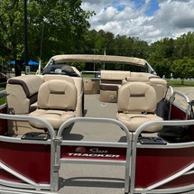 Sun Tracker Fishin Barge 20 DLX