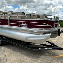 Sun Tracker Fishin Barge 20 DLX