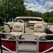 Sun Tracker Fishin Barge 20 DLX