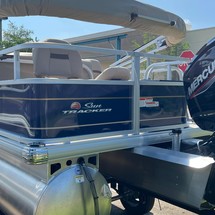 Sun Tracker Bass Buggy 18 DLX