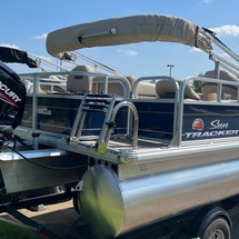 Sun Tracker Bass Buggy 18 DLX