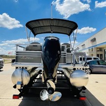 Sun Tracker Fishin Barge 20 DLX