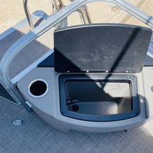 Sun Tracker Fishin Barge 20 DLX