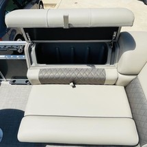 Sun Tracker Fishin Barge 20 DLX