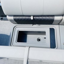 Sun Tracker Fishin Barge 20 DLX