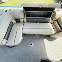 Sun Tracker Fishin Barge 20 DLX