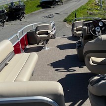 Sun Tracker Bass Buggy 18 DLX