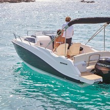 Quicksilver Activ 555 Cabin