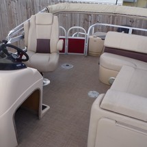 Sun Tracker Fishin Barge 20 DLX