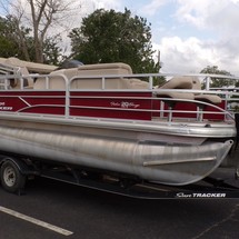 Sun Tracker Fishin Barge 20 DLX