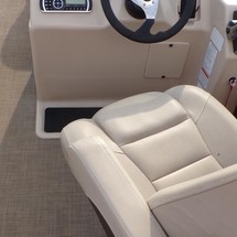 Sun Tracker Fishin Barge 20 DLX