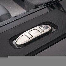 Tracker Targa V-19 WT