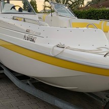 Splendor 240 cuddy cabin