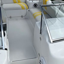 Splendor 240 cuddy cabin