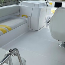 Splendor 240 cuddy cabin