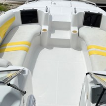 Splendor 240 cuddy cabin