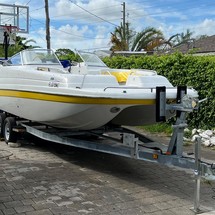 Splendor 240 cuddy cabin