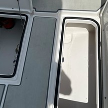 Domn8er 25 deck boat