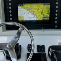 Domn8er 25 deck boat