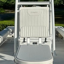 Domn8er 25 deck boat