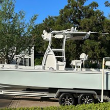 Domn8er 25 deck boat