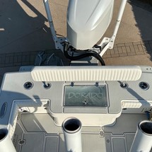 Domn8er 25 deck boat
