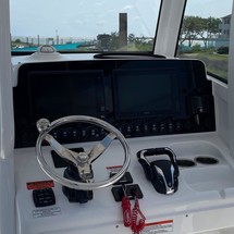 Sea Ray hunt ultra 211