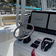 Sea Ray hunt ultra 211