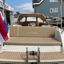 Interboat intender 820