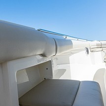 Boston Whaler 330 Outrage