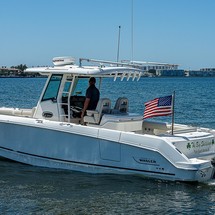 Boston Whaler 330 Outrage