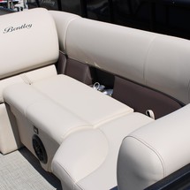 Premier Pontoons Navigator 220