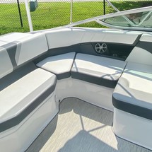 Regal 2000 ES