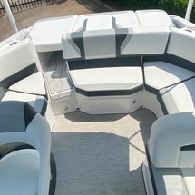 Regal 2000 ES
