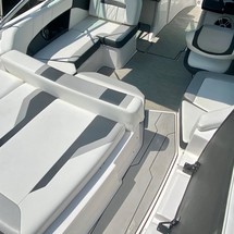 Regal 2000 ES