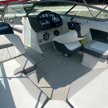 Regal 2000 ES