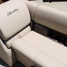 Premier Pontoons Navigator 220