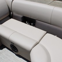 Premier Pontoons Navigator 220