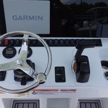 Sea Ray hunt ultra 211