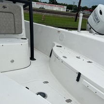 Angler Pro Boats 2900 center console