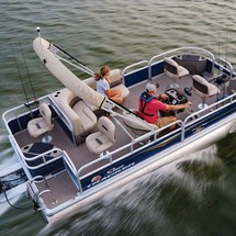 Sun Tracker Bass Buggy 18 DLX